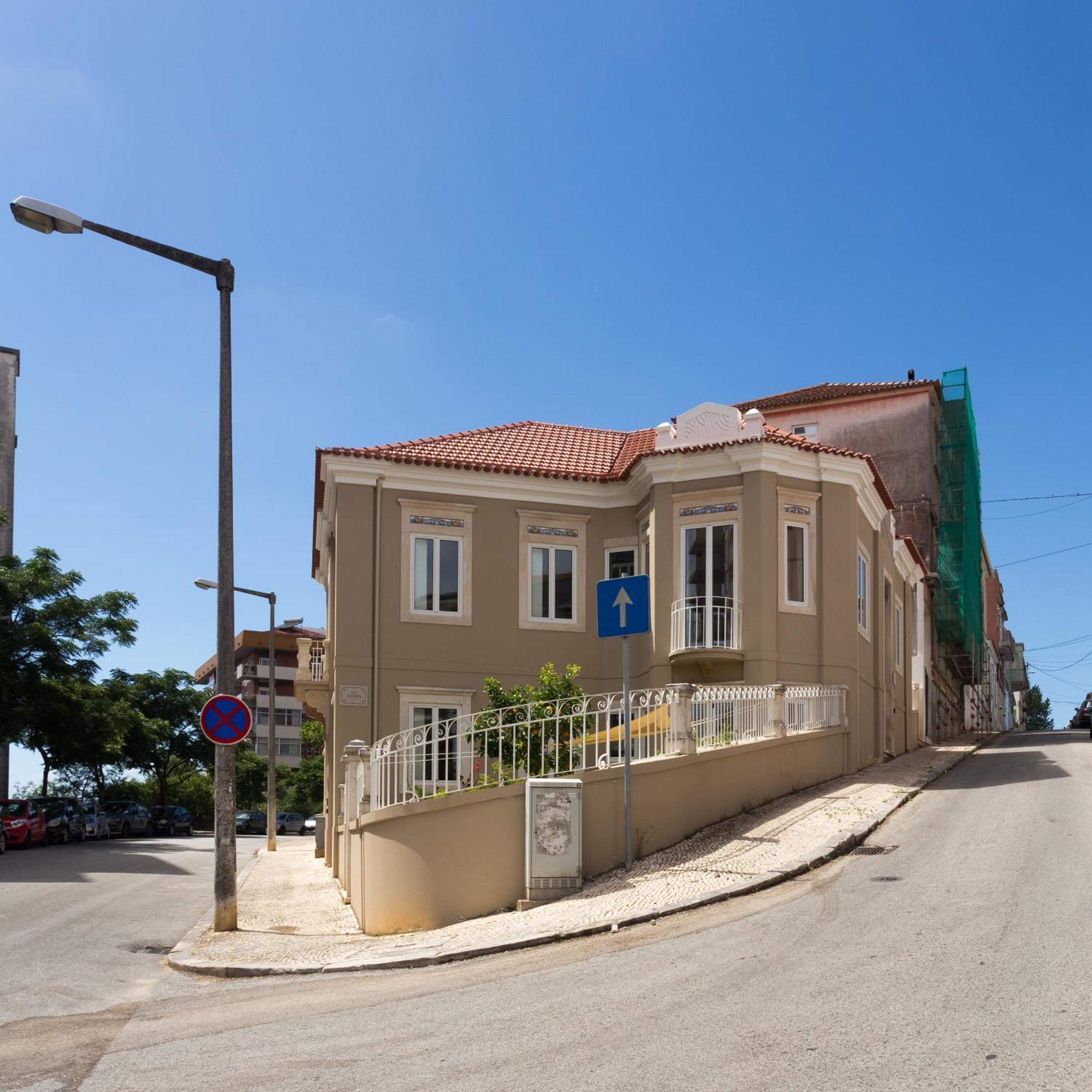 Vila Julieta Guesthouse Коїмбра Екстер'єр фото